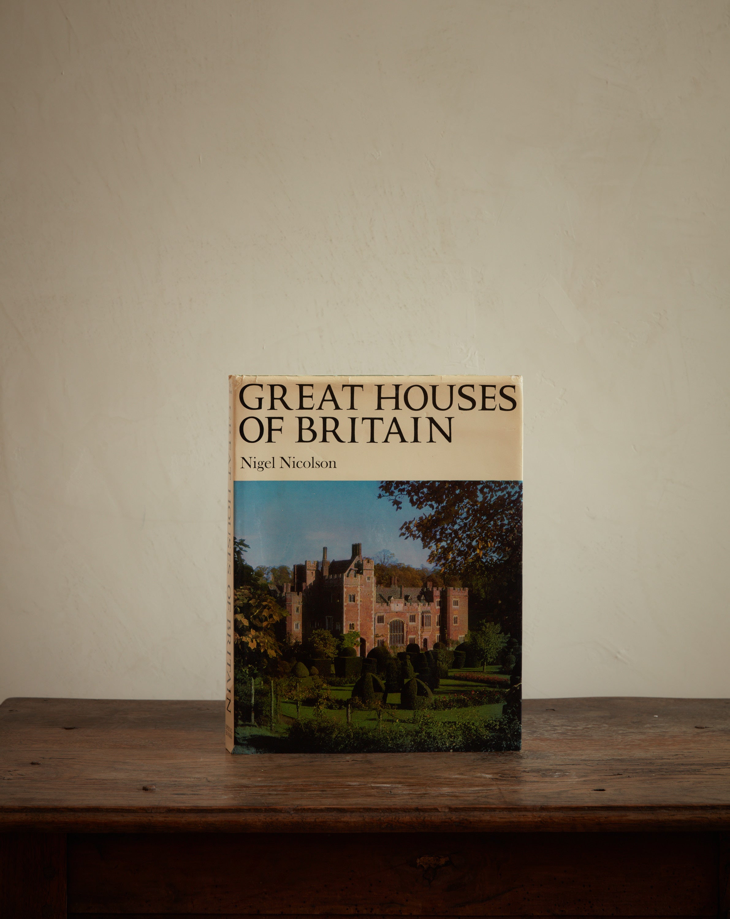 Great Houses of Britain by Nigel Nicolson